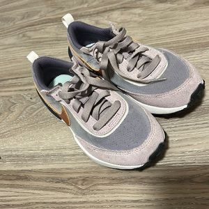 Girls gym shoes